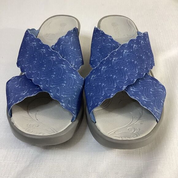 Bzees Blue Slide On Sandals Size 8 - Picture 2 of 7